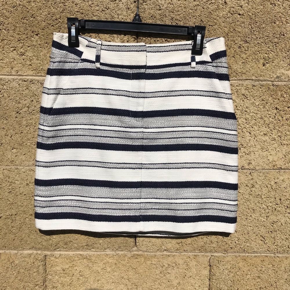 Loft mini skirt
